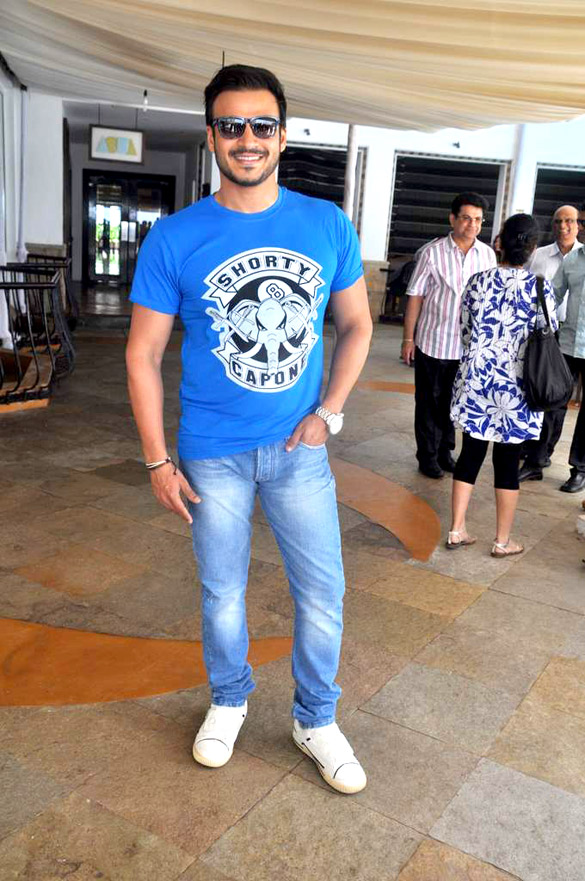Vivek Oberoi & Neha Sharma at promo launch of JAYANTHABHAI KI LUV STORY 6