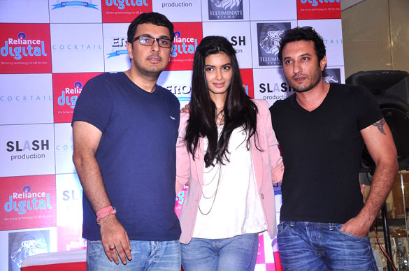 Diana Penty Dinesh Vijan & Homi Adajania promote COCKTAIL