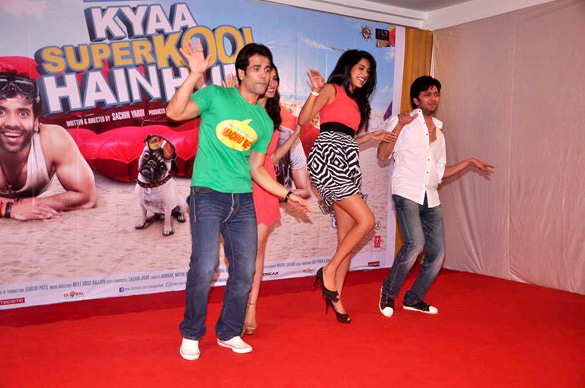 Riteish Tushhar & Sarah at promotion of Kya Super Kool Hain Hum