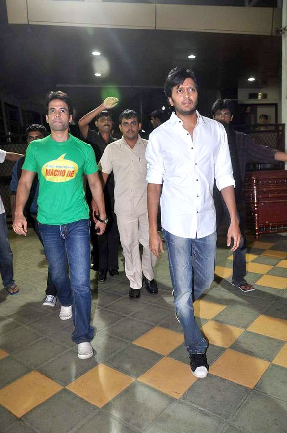 Riteish & Tushhar at promotion of Kya Super Kool Hain Hum