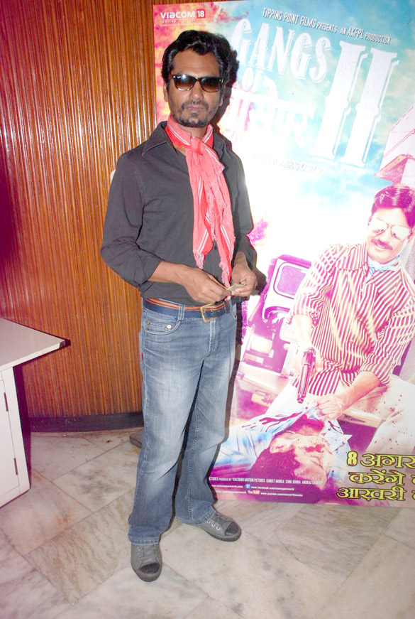 Cast of Gangs Of Wasseypur 2 attend DDLJ screening at Maratha Mandir