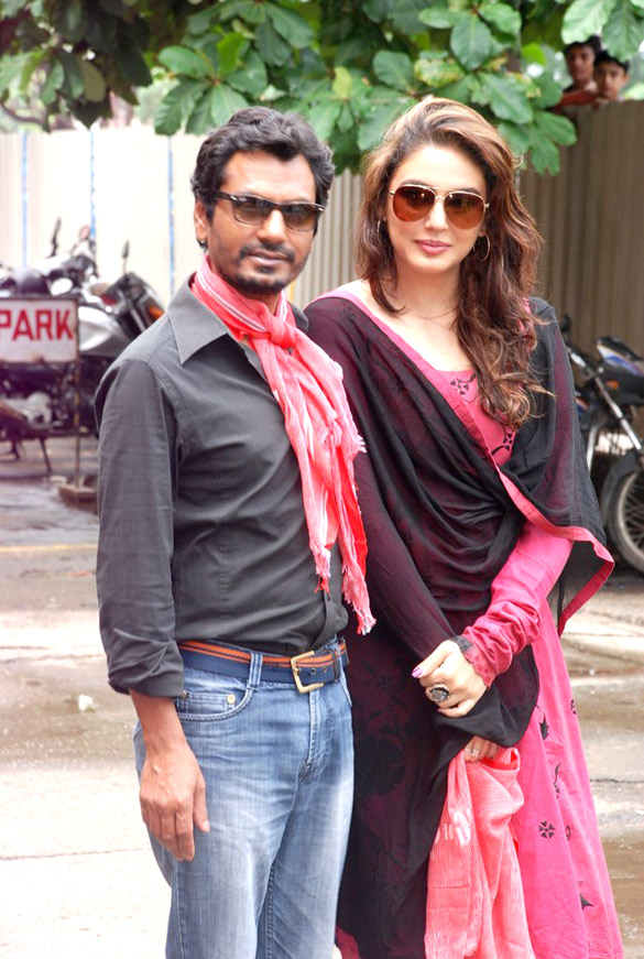 Cast of Gangs Of Wasseypur 2 attend DDLJ screening at Maratha Mandir