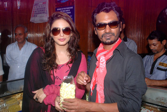 Cast of Gangs Of Wasseypur 2 attend DDLJ screening at Maratha Mandir