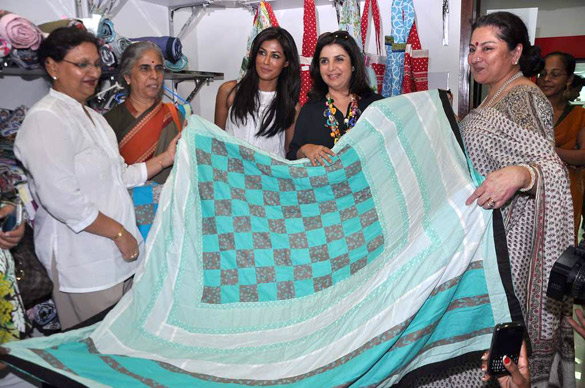 Promotion of JOKER by Farah & Chitrangada Singh with Aliens