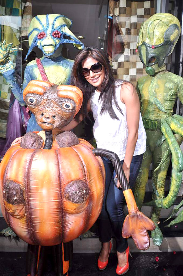 Promotion of JOKER by Chitrangada Singh with Aliens