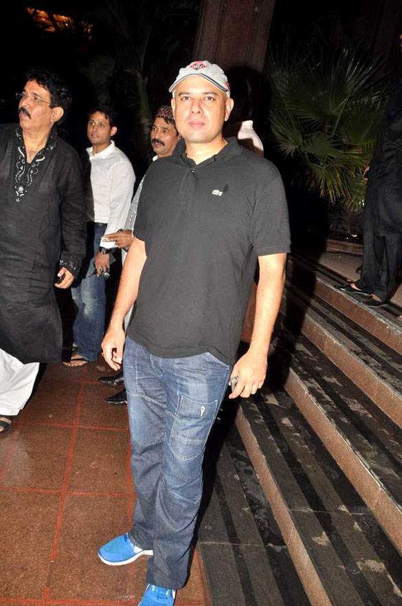 Atul Agnihotri at Iftar party of Baba Siddquie