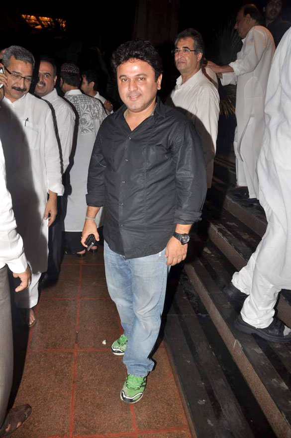 Celebs at Iftar party of Baba Siddquie