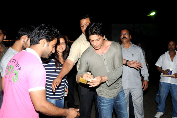 Shahrukh Khan snapped at Nokia ad shoot