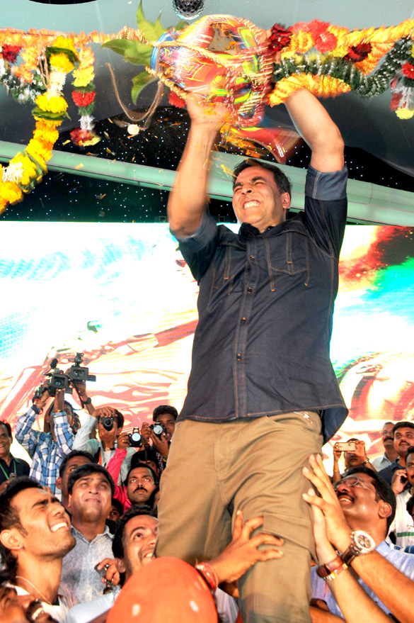 Akshay Kumar at Dahi Handi Utsava