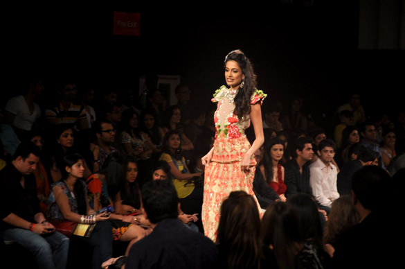 Zarine Khan at Indian Bridal week