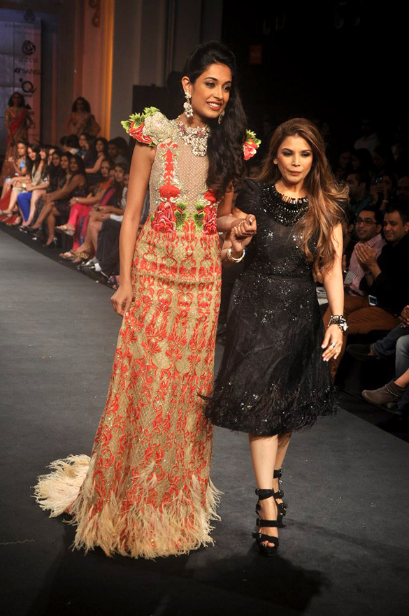 Zarine Khan at Indian Bridal week
