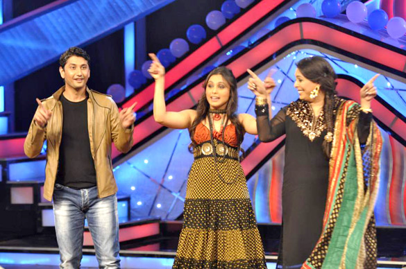 Rani Mukherjee promotes AIYYAA on Dance India Dance