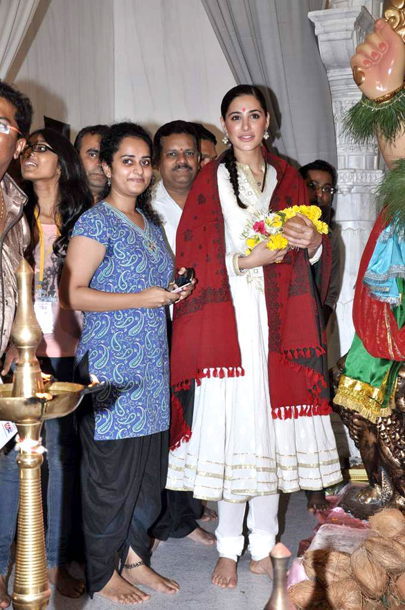 Nargis Fakhiri celebrates Ganesh Visarjan