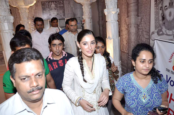 Nargis Fakhiri celebrates Ganesh Visarjan