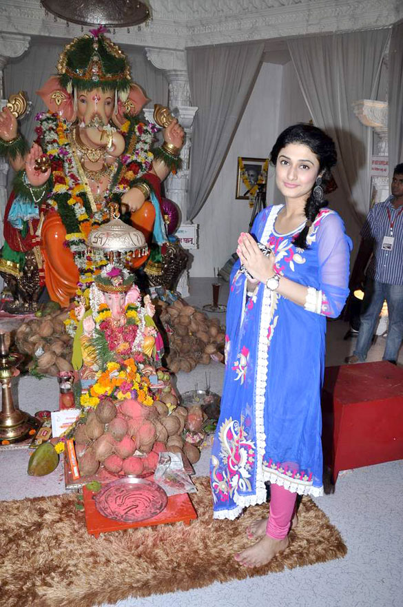 Ragini Khanna celebrates Ganesh Visarjan