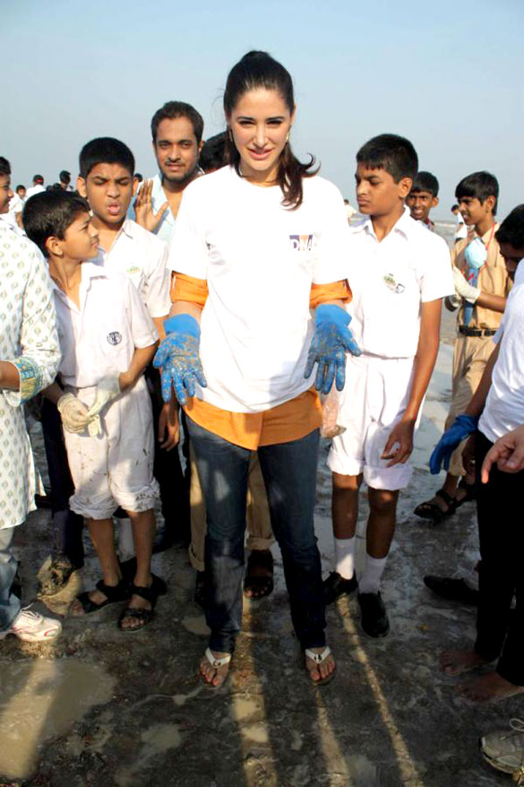 Nargis Fakhiri at clean drive post Ganesh Visarjan