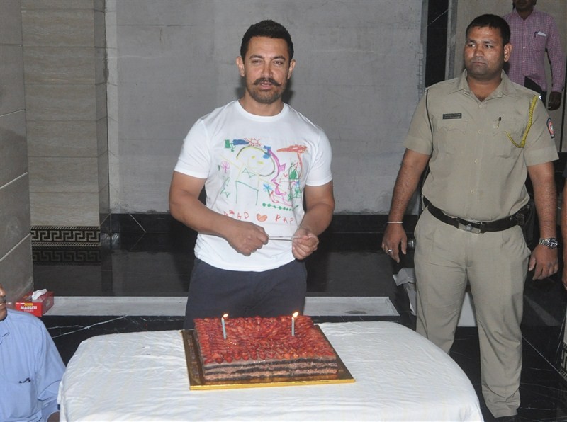 Aamir Khan celebrates his 51st birthday with the media