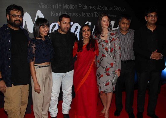 Aamir Khan poses with the team of 'Margarita With A Straw' at the trailer launch
