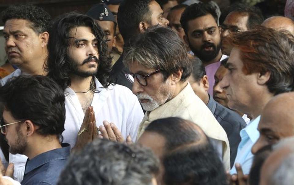 Amitabh Bachchan At Vinod Khanna Funeral