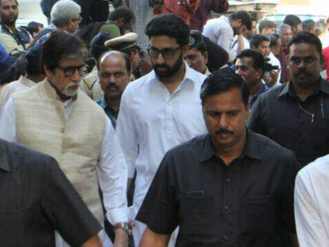 Amitabh Bachchan With Abhishek Bachchan At Vinod Khanna Funeral