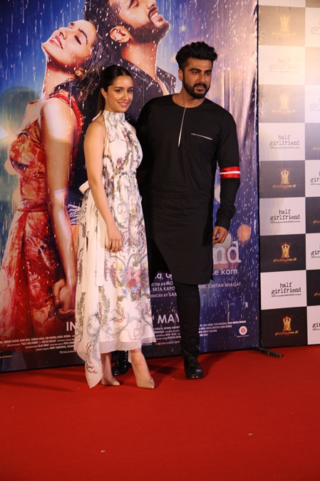 Arjun Kapoor and Shraddha Kapoor strike a pose at Half Girlfriend trailer launch