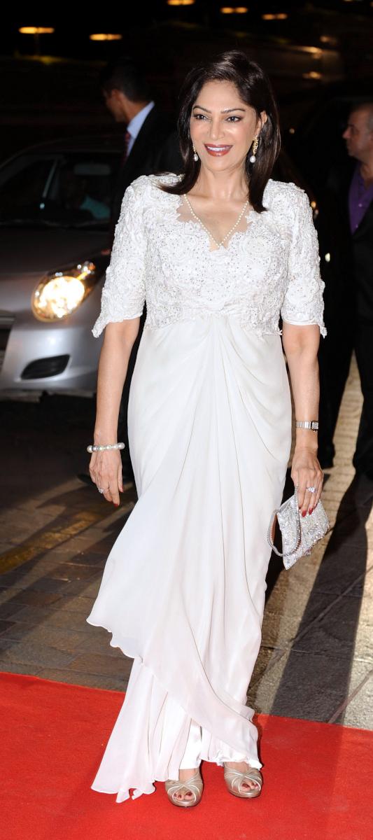 Simi Grewal at birthday party of Karan Johar