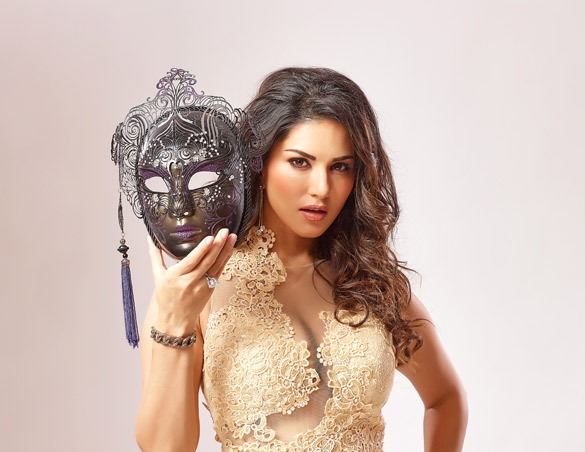 Hot movie still of Sunny Leone from 'Beiimaan Love'