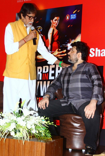 Amitabh Bachchan interacting at the book launch