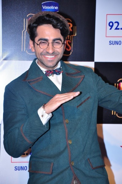 Ayushmann Kharruna attends Big Star Entertainment Awards with his 'Hawaizaada' look