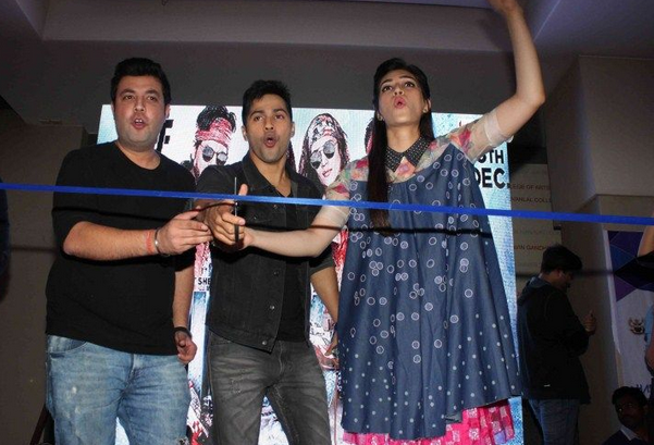 Varun Dhawan, Kriti Sanon and Varun Sharma promote 'Dilwale' at a college
