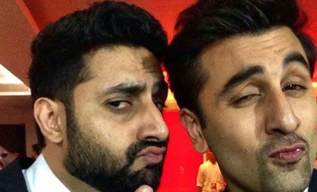 Abhishek and Ranbir click a selfie at ISL grand final