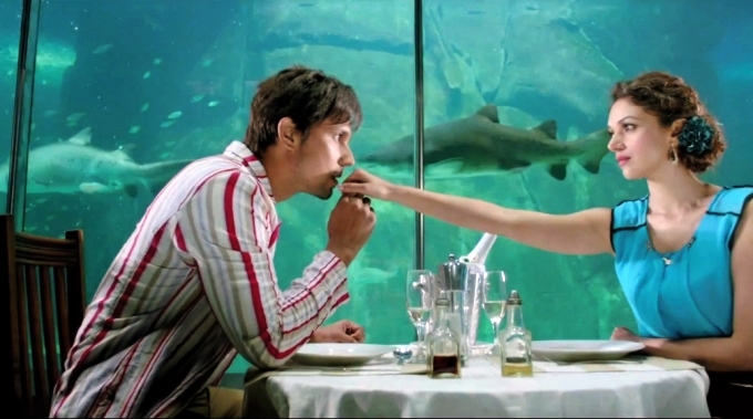 Aditi Rao Haydri & Randeep Hooda in Stills from Murder 3