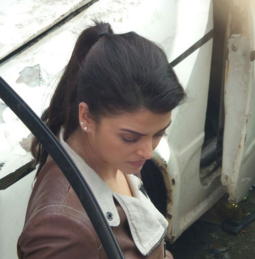 Aishwarya Rai Bachchan spotted on the sets of 'Jazbaa'