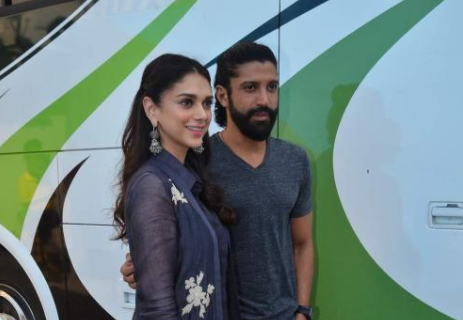 Aditi Rao Hydari and Farhan Akhtar at 'Wazir' press conference