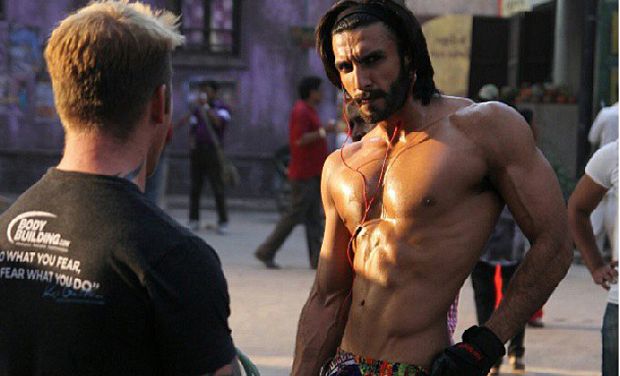 Ranveer Singh looking sexy on the sets of 'Goliyon Ki Raas Leela Ram-Leela'