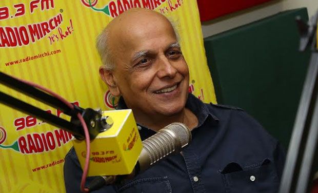 Mahesh Bhatt promoting Citylights at Radio Mirchi studio
