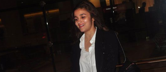 Alia Bhatt snapped at the airport