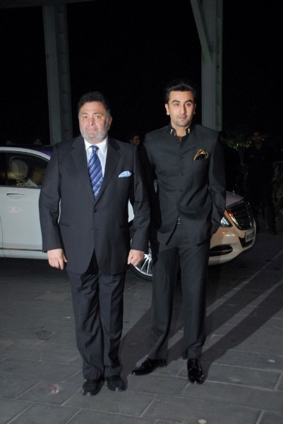 Rishi and Ranbir Kapoor pose for the shutterbugs at Shirin Morani's wedding