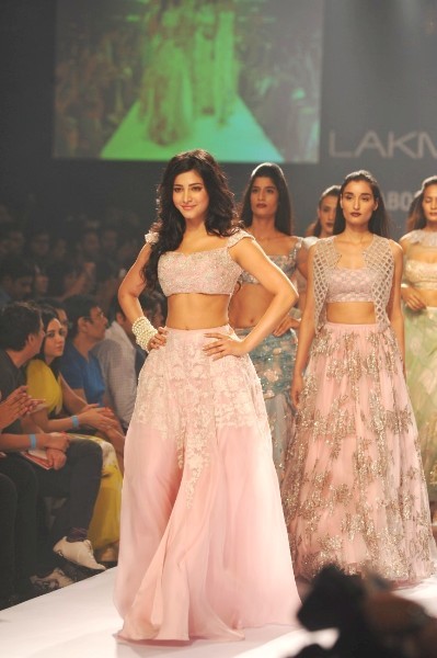 Shruti Haasan walks for Shehla Khan