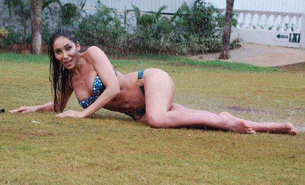 Sofia Hayat looking sexy in her Holi photoshoot