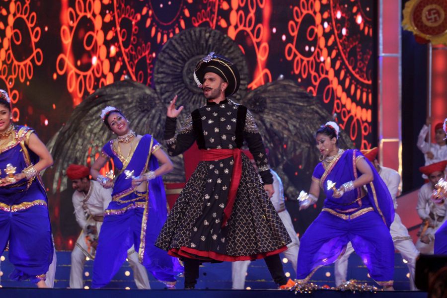 Ranveer performs at Umang Police Show