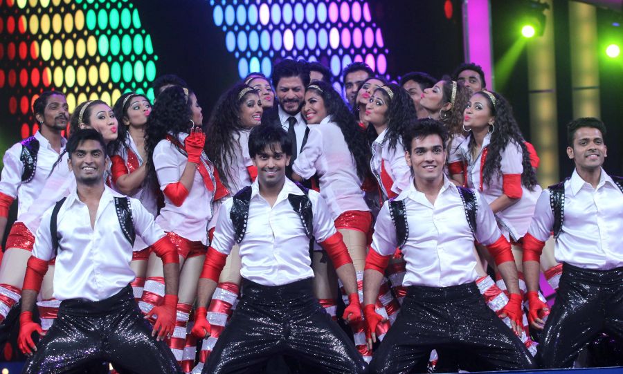 SRK performs at Umang Police Show