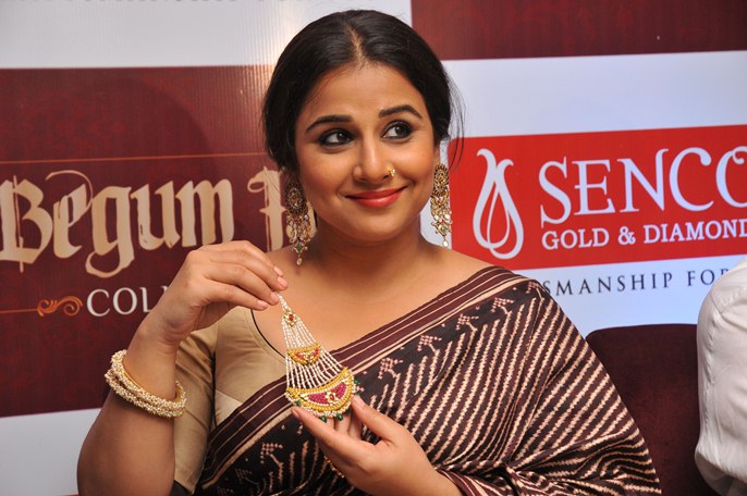 Vidya Balan flaunts Senco earrings during Begum Jaan promotions