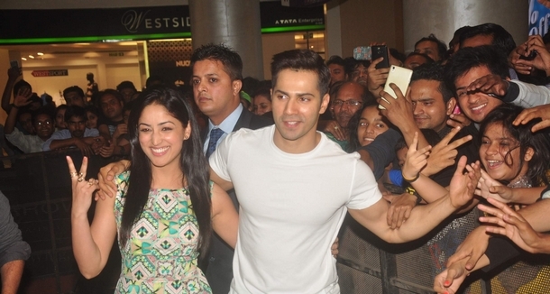 Yami and Varun promote 'Badlapur' at a mall in Mumbai