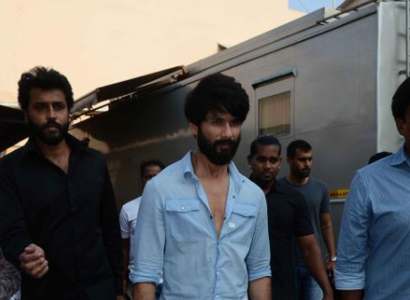 Shahid Kapoor snapped at Mehboob studio