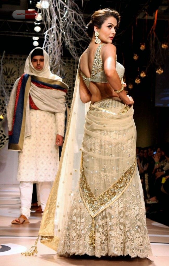 Amrita Arora in Vikram Phadnis