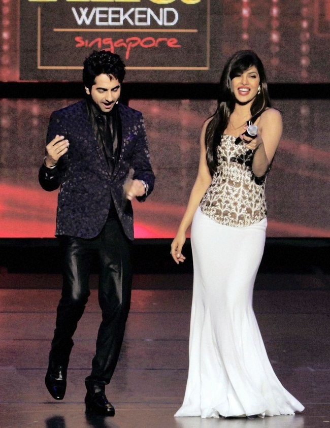 Ayshmann Khuranna & Priyanka Chopra at IIFA Awards