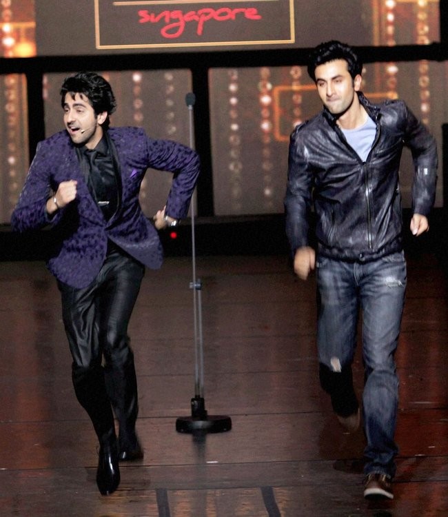 Ayshmann Khuranna & Ranbir Kapoor at IIFA Awards