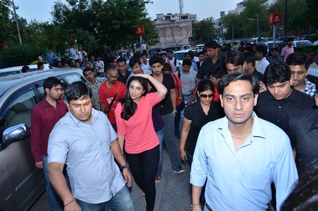 Arjun & Parineeti promotes ISHAQZAADE 1