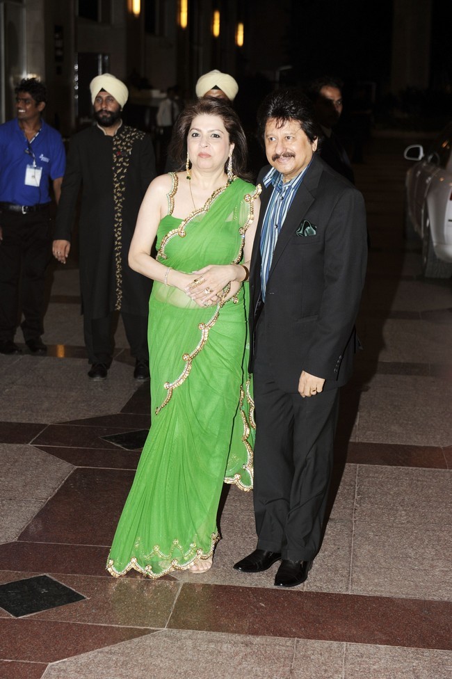 Pankaj Udhas with his wife at Sangeet ceremony of Eshaa Deol 1
